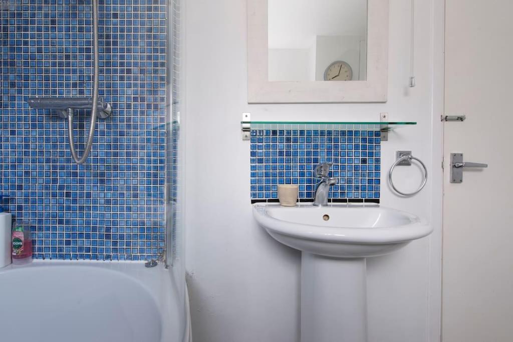 Lovely 2-Bed 15 Minutes To Central 伦敦 外观 照片