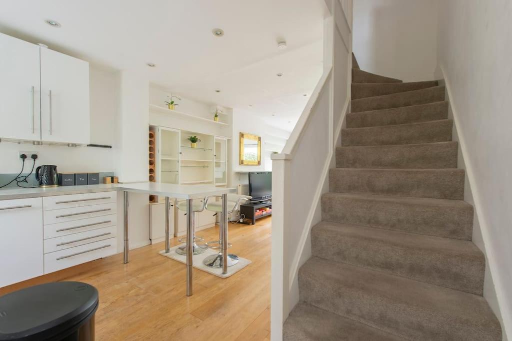 Lovely 2-Bed 15 Minutes To Central 伦敦 外观 照片